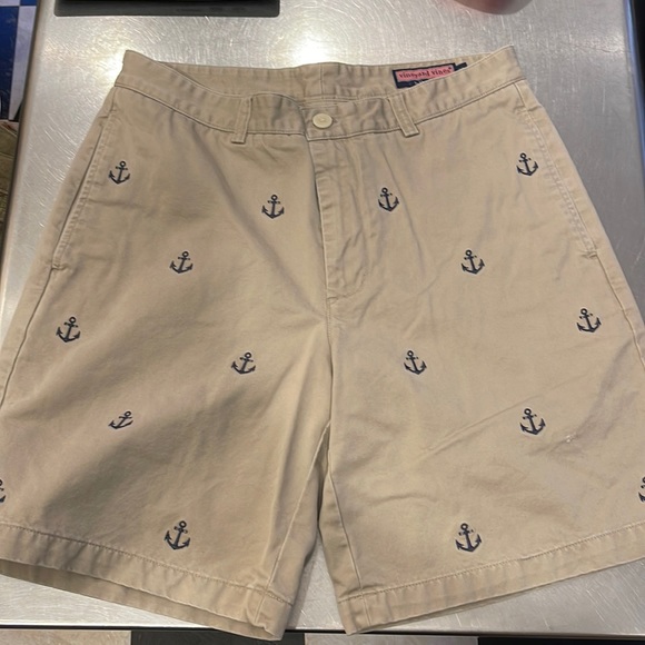 Men's Vineyard Vines khaki shorts size 32. - Picture 1 of 3